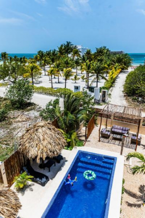 AteneaHolbox 3 story building